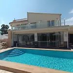 Constantinos Cerca De La Playa Κάλπε