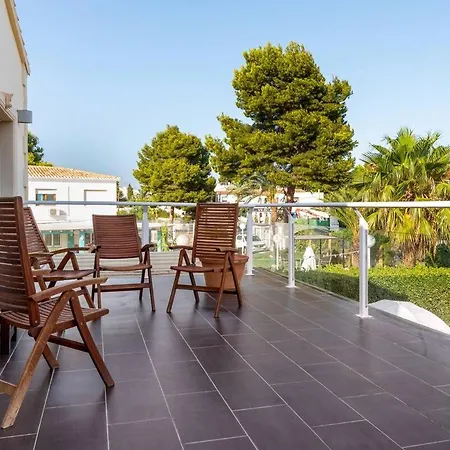 Constantinos Cerca De La Playa Villa