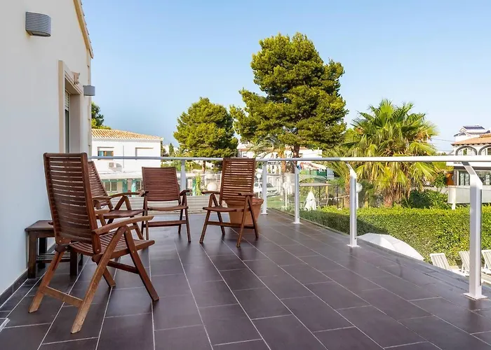 Constantinos Cerca De La Playa Villa