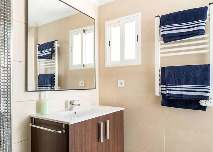 Constantinos Cerca De La Playa Кальпе