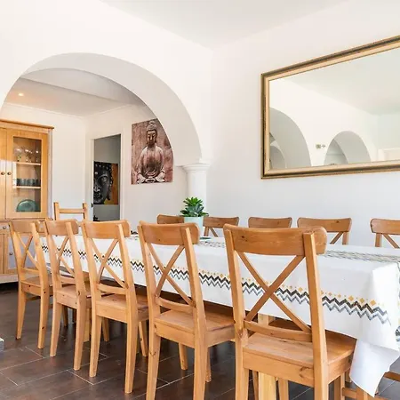 Constantinos O Completa Villa *